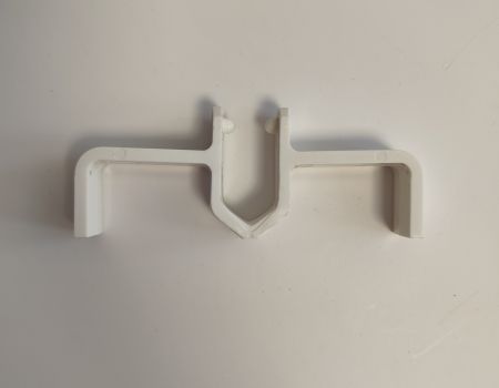 Vidlička na zapnutie stroja